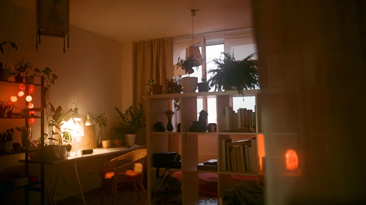 Créer une ambiance chaleureuse avec la lumière et les bougies