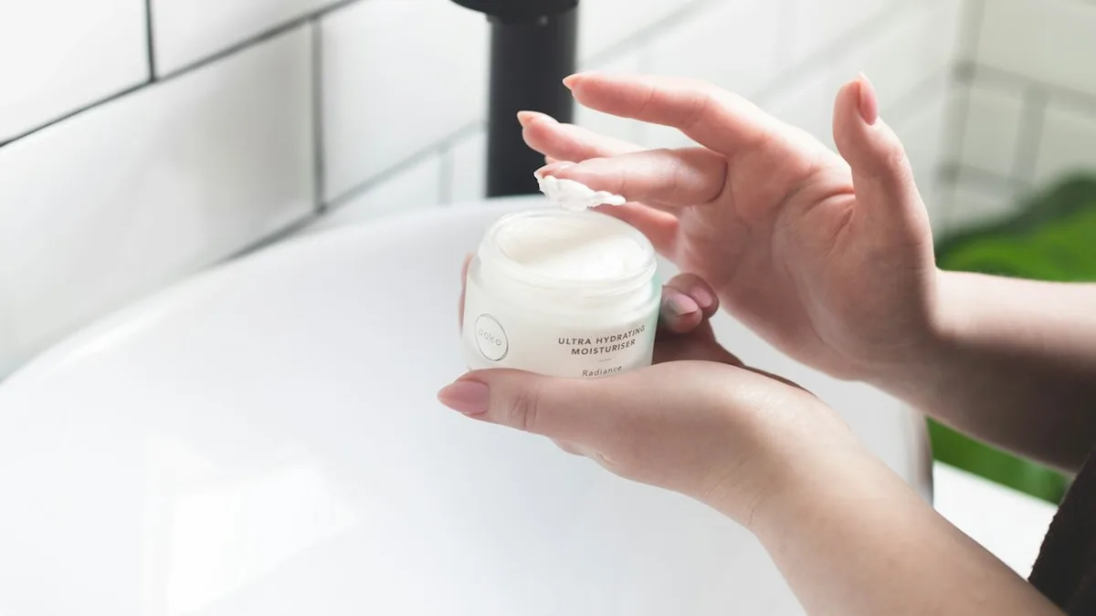 Crème nuit anti âge : première crème anti age